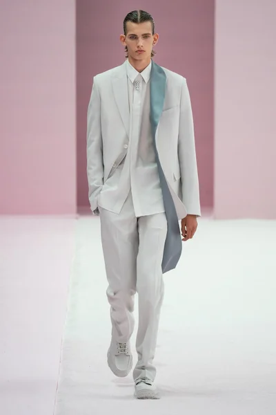Look 1